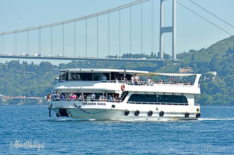 SUNSET CRUISE TOUR WITH PROFESSIONAL GUIDE - Including Pick Up & Drop Off